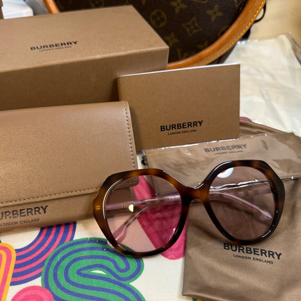 BURBERRY SUN Glasses